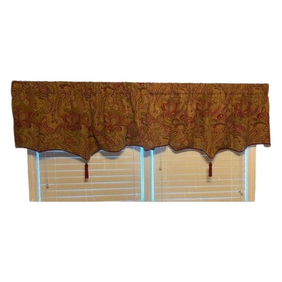 Burlington House 4 Valances 50 x 20 Inches Each - Picture 2 of 8